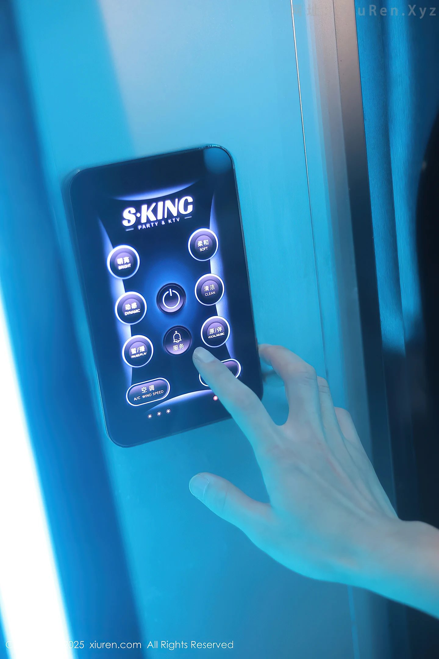 图片[3]-[XiuRen秀人网] VOL.10470 模特小肉肉咪私房性感白色蕾丝内衣配白丝袜秀凹凸身材诱惑写真76P-秀人网官方网站